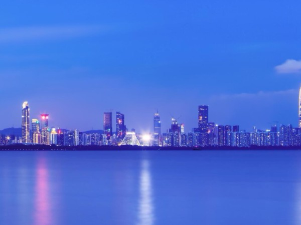 李希到深圳調(diào)研 在推進粵港澳大灣區(qū)建設(shè)中發(fā)揮好深圳的重要作用
